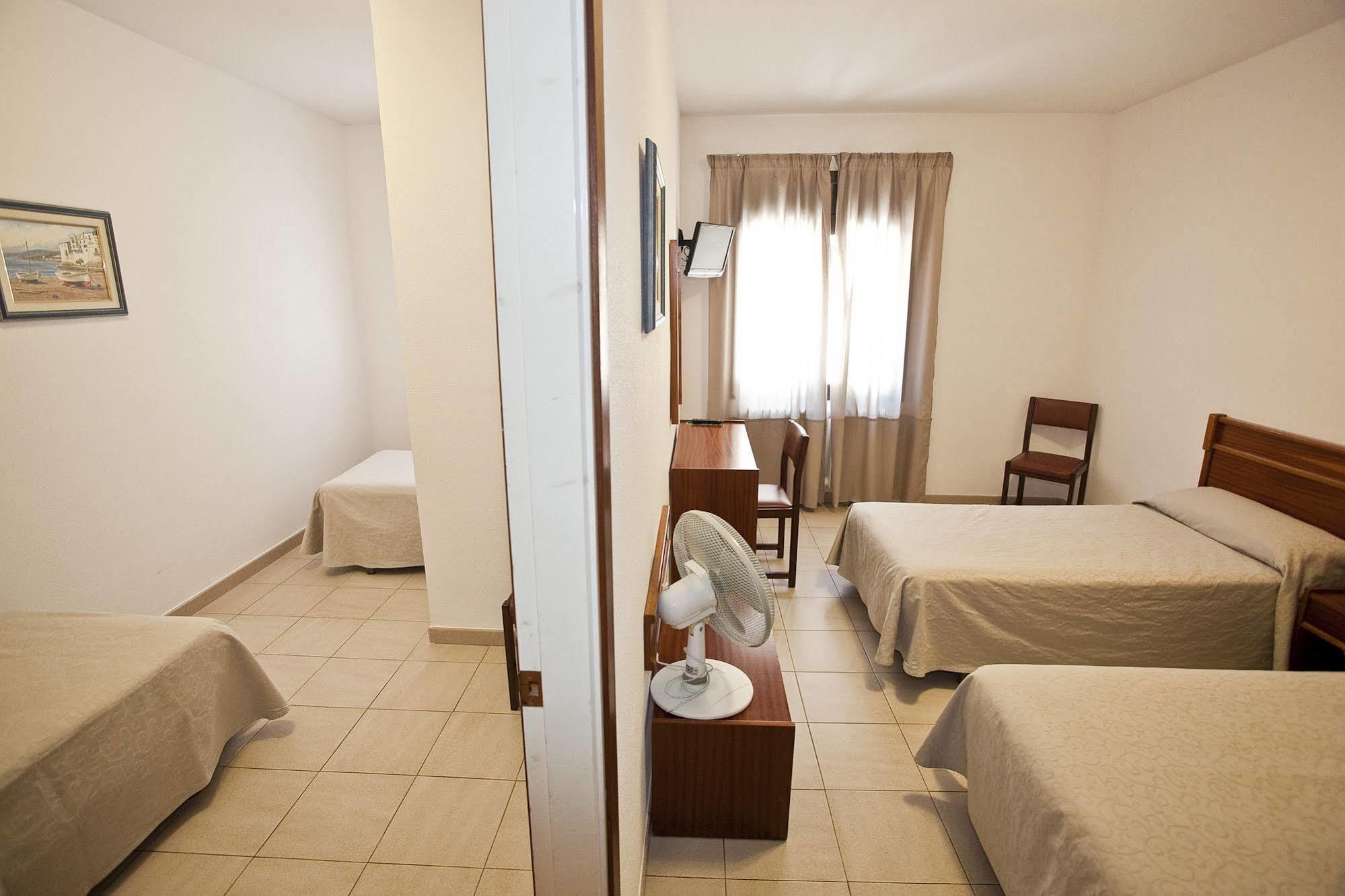 Hotel Beri Llança Eksteriør bilde