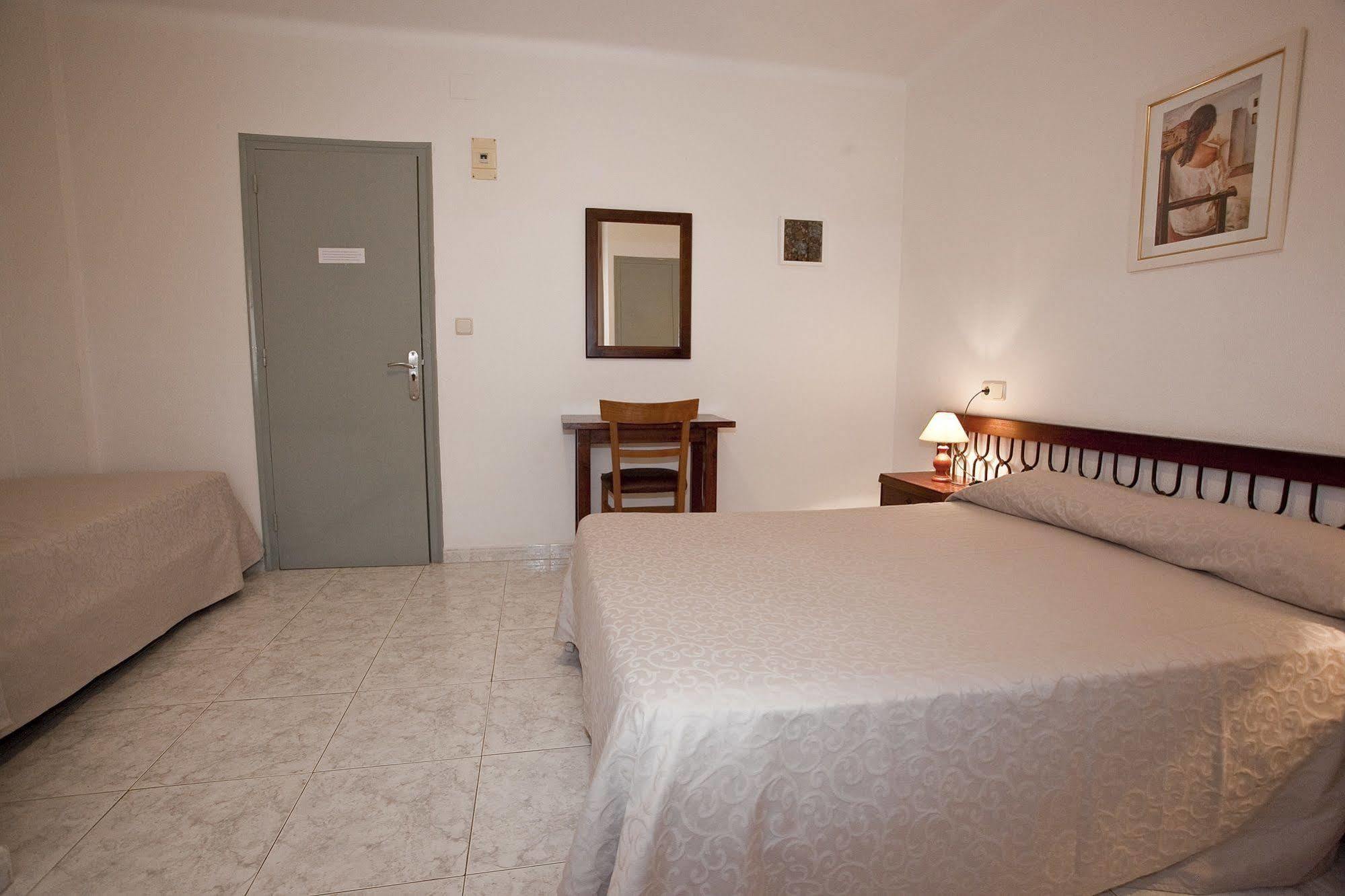 Hotel Beri Llança Eksteriør bilde